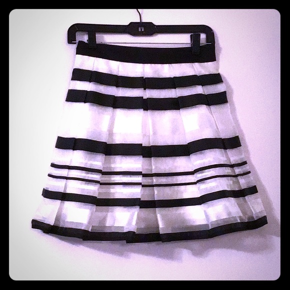 🍒NWOT Black&White Stripe Skirt - Picture 1 of 3